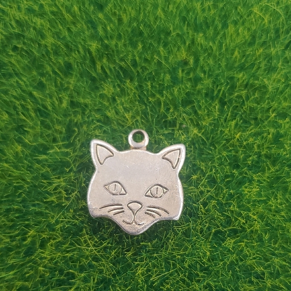 Kitty Cat Pendant Charm P305 - Picture 1 of 2